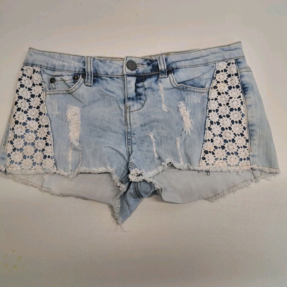 Vainilla Star Shorts Womens Size 11 Blue Denim Floral Embroider Raw Hem